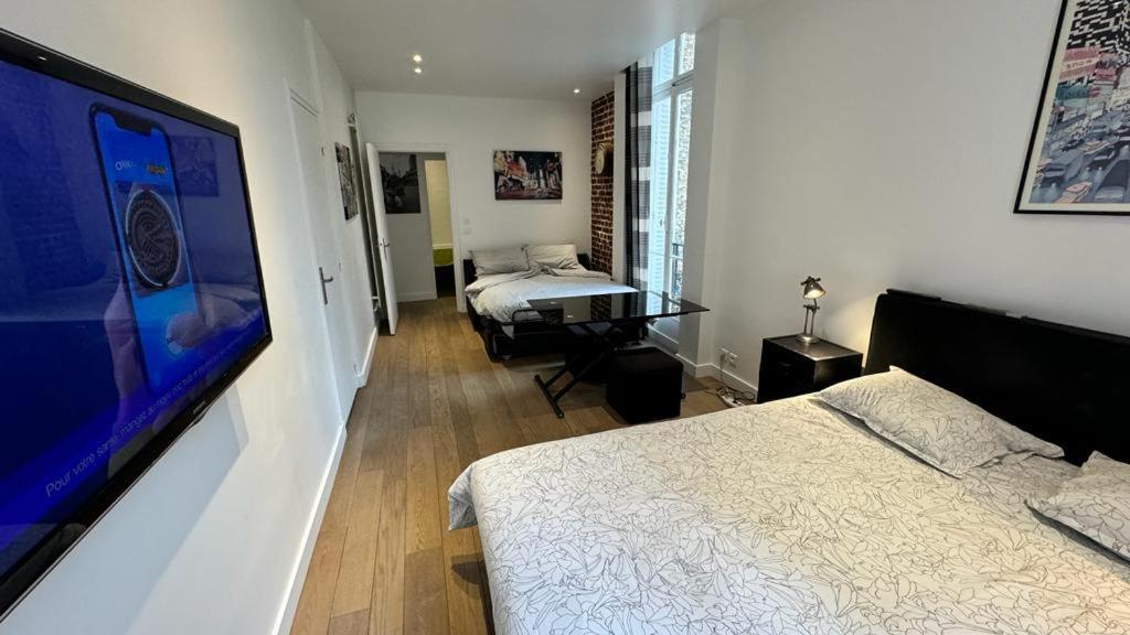 Gorgeous Paris Eiffel Tower Apartment Bagian luar foto