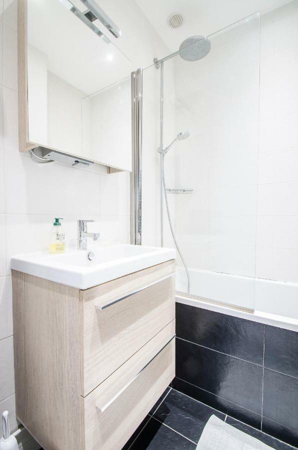 Gorgeous Paris Eiffel Tower Apartment Bagian luar foto