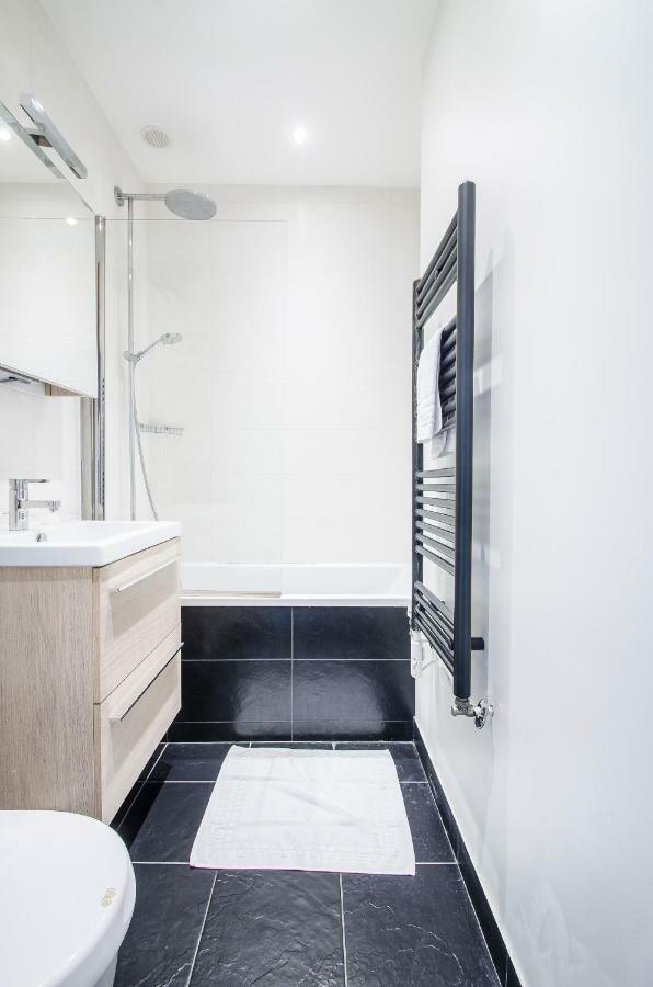 Gorgeous Paris Eiffel Tower Apartment Bagian luar foto